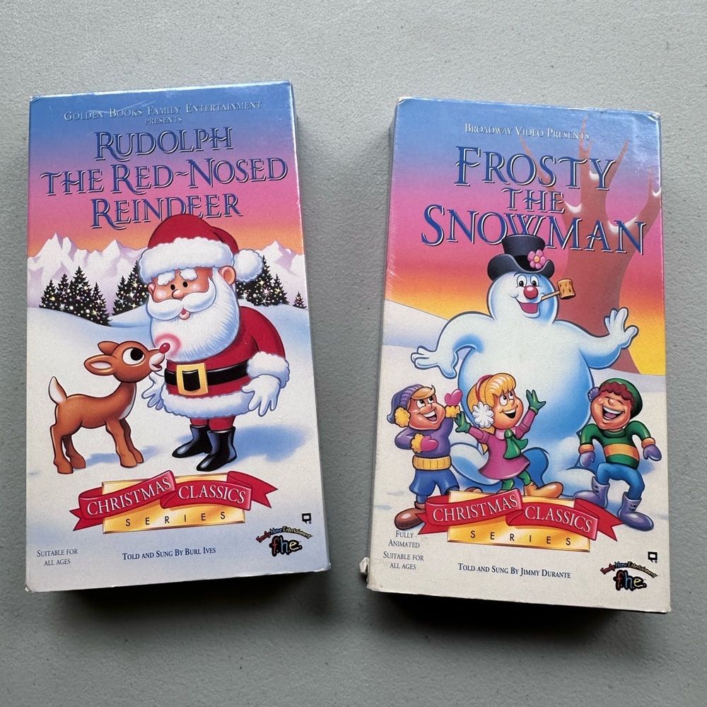Holiday Favorites Rudolph and Frosty the Snowman VHS Media Bundle - set of 2